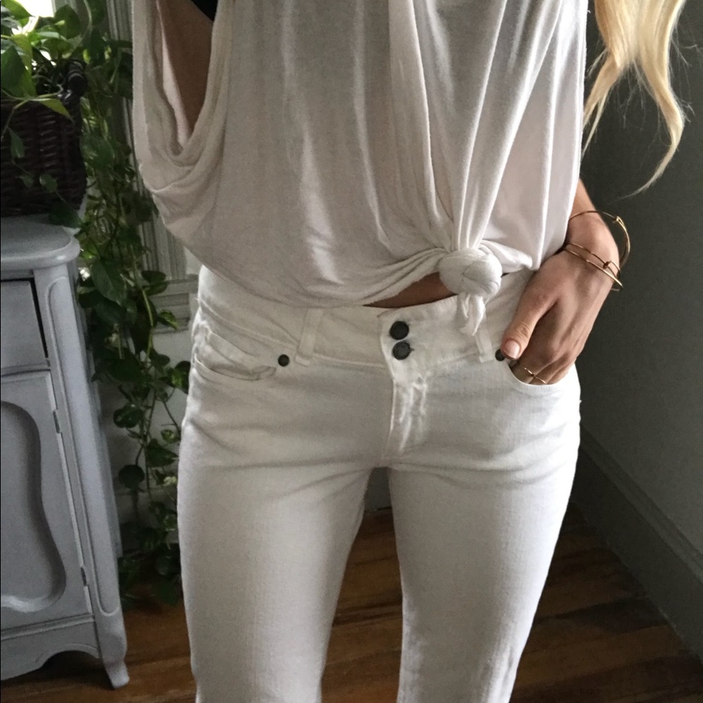 ✖️SOLD✖️White Paige Jeans